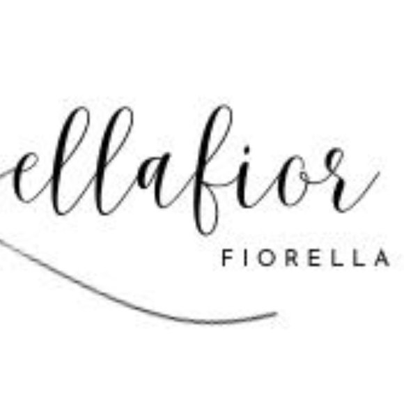 Meet your Posher, Fiorella - Picture 1 of 2